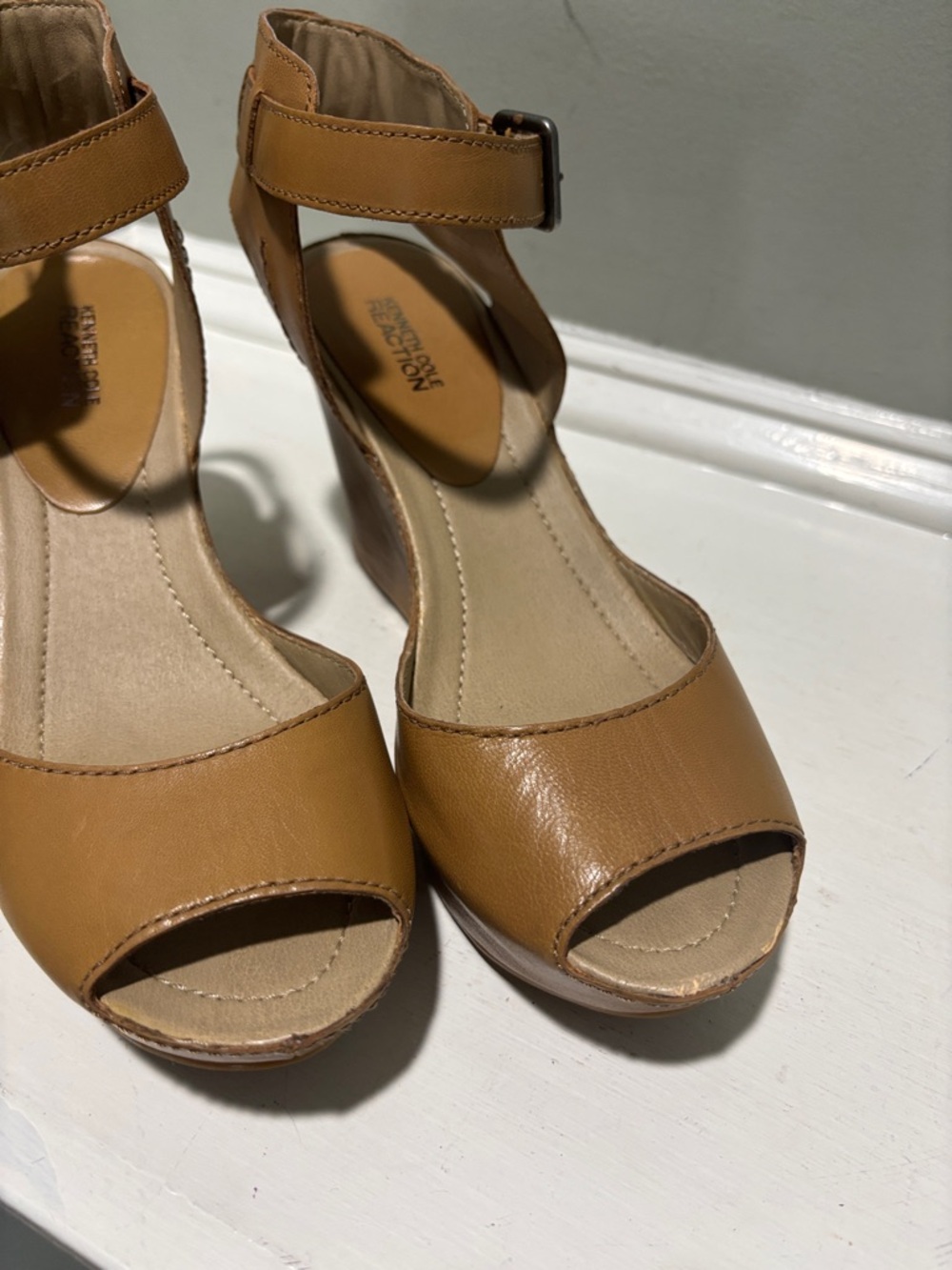 Kenneth Cole Reaction Women’s Tan Wedge Sandals w/Ankle Strap-size 9 - Picture 8 of 8